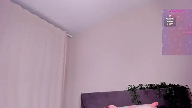 Snapshot of emmelieflorence chatting on March 4, 2026, 6:36 pm emmelieflorence online show from March 4, 2026, 6:36 pm