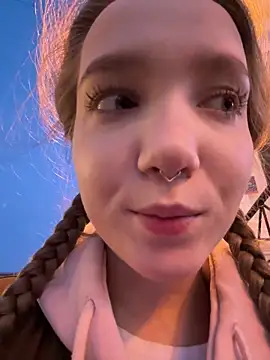 bambi lu online show from October 19, 2025, 3:12 pm