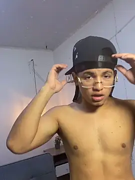 samxx muscle online show from April 13, 2026, 1:49 pm