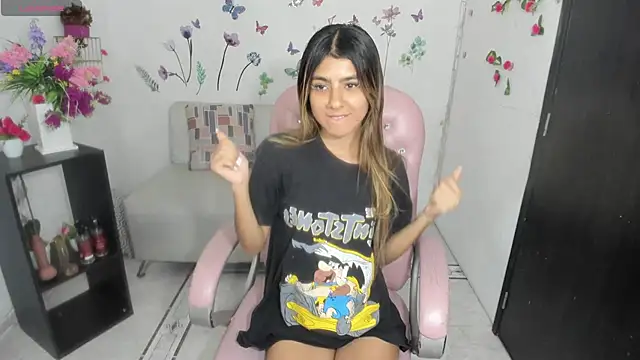 kitty girl   online show from November 9, 2025, 4:16 pm