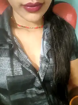 Snapshot of Eshwari_Chopra chatting on April 27, 2026, 6:39 pm Eshwari Chopra online show from April 27, 2026, 6:39 pm
