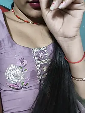Snapshot of Eshwari_Chopra chatting on May 26, 2026, 5:09 pm Eshwari Chopra online show from May 26, 2026, 5:09 pm