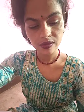 Snapshot of Eshna_Dabral chatting on October 4, 2025, 1:03 am Eshna Dabral online show from October 4, 2025, 1:03 am