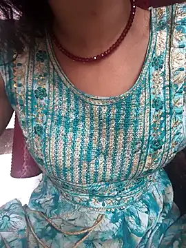 Snapshot of Eshna_Dabral chatting on October 8, 2025, 2:20 am Eshna Dabral online show from October 8, 2025, 2:20 am