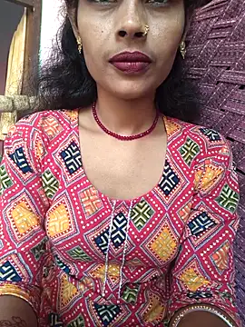 Snapshot of Eshna_Dabral chatting on October 11, 2025, 2:22 am Eshna Dabral online show from October 11, 2025, 2:22 am