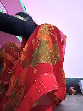 Snapshot of Eshna_Dabral chatting on October 14, 2025, 1:28 am Eshna Dabral online show from October 14, 2025, 1:28 am