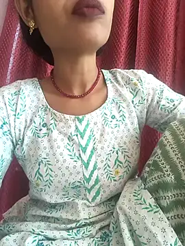 Snapshot of Eshna_Dabral chatting on October 16, 2025, 7:42 am Eshna Dabral online show from October 16, 2025, 7:42 am