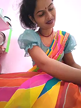 Snapshot of Eshna_Dabral chatting on October 27, 2025, 1:42 am Eshna Dabral online show from October 27, 2025, 1:42 am