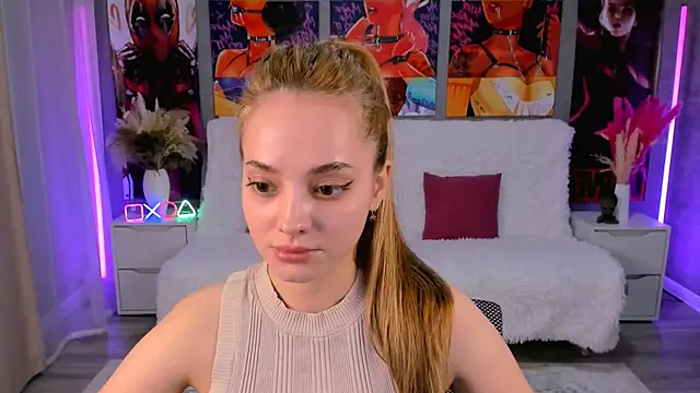 MelanieAlves online show from November 11, 2025, 6:30 pm