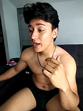 Snapshot of THE_LITTLE_LIAM chatting on October 30, 2025, 1:12 pm THE LITTLE LIAM online show from October 30, 2025, 1:12 pm