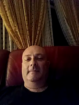 Alexis Bull online show from September 29, 2025, 10:14 pm