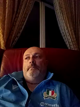 Alexis Bull online show from April 18, 2026, 11:16 pm