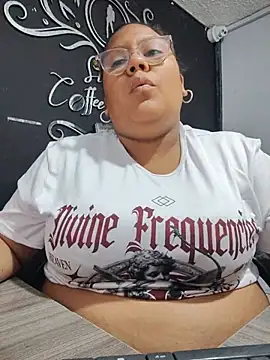 Snapshot of sheila_ro chatting on July 5, 2026, 4:36 pm sheila ro online show from July 5, 2026, 4:36 pm