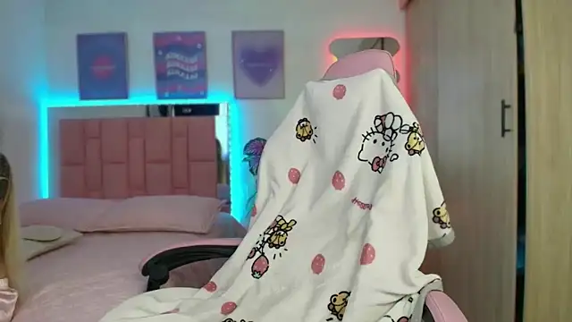 lunesweet online show from September 27, 2025, 9:20 pm