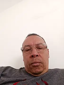 Snapshot of OrionStone chatting on October 7, 2025, 8:28 pm OrionStone online show from October 7, 2025, 8:28 pm