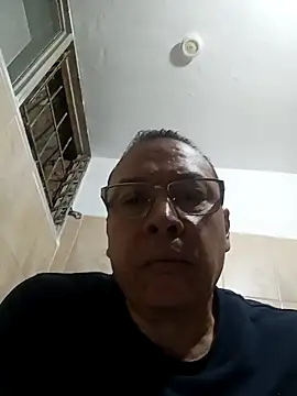 Snapshot of OrionStone chatting on October 13, 2025, 4:01 am OrionStone online show from October 13, 2025, 4:01 am
