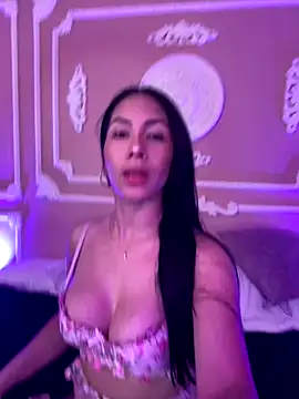 ArianaReynoldss online show from September 25, 2025, 7:39 pm