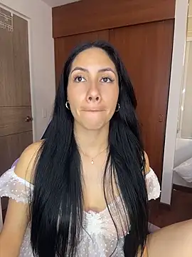 ArianaReynoldss online show from February 9, 2026, 8:35 pm