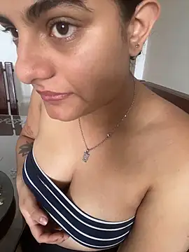 carlafox05 online show from March 16, 2026, 1:59 pm