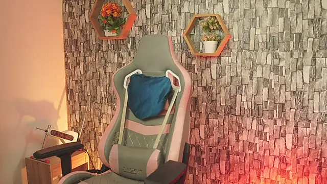 bonniie 98  online show from July 20, 2026, 6:43 pm