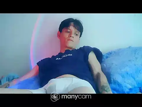 santihot089 online show from February 4, 2026, 8:14 pm