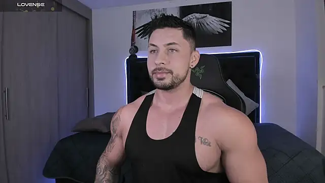 santi aesthetic online show from May 11, 2026, 3:34 am