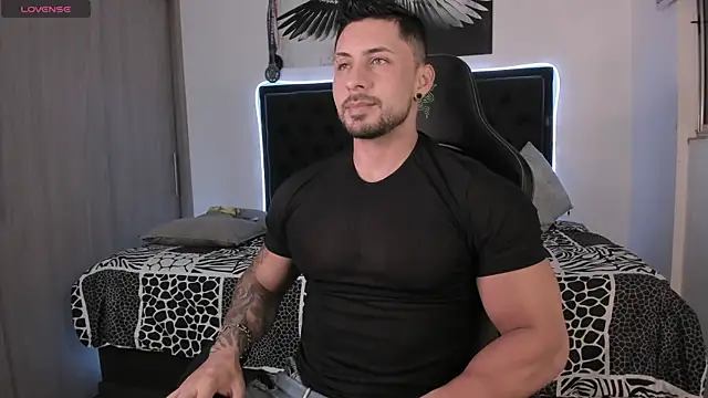 santi aesthetic online show from May 30, 2026, 5:26 am