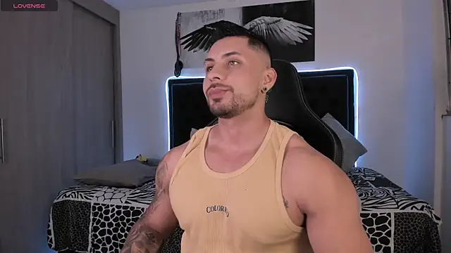 santi aesthetic online show from June 5, 2026, 4:08 am