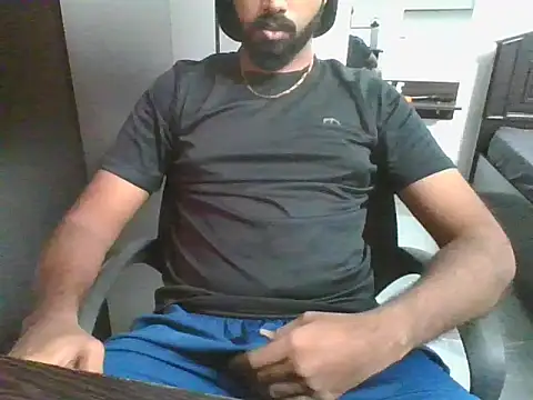 lovelyakash69 online show from December 18, 2025, 7:47 am