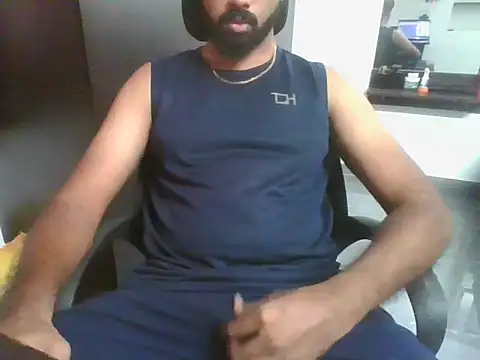 lovelyakash69 online show from February 2, 2026, 5:39 am