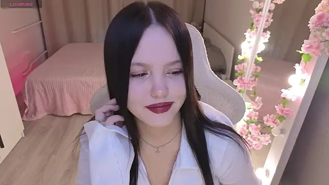 Betty  Davvis online show from January 19, 2026, 2:54 pm