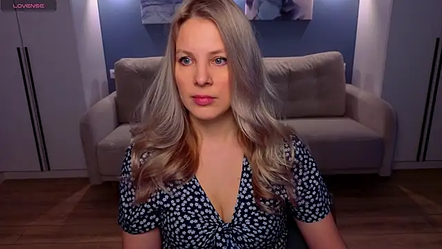 MelanieBennett online show from April 9, 2026, 6:13 am