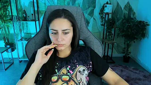 ValeriiMills online show from October 13, 2025, 4:07 pm