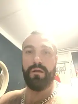 lucka1234 online show from April 9, 2026, 8:25 pm