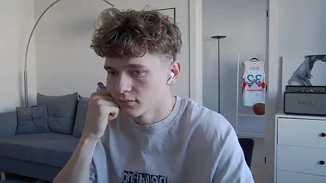 DanyDavis online show from May 7, 2026, 12:54 pm