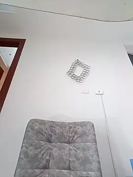 lunadicty online show from October 26, 2025, 8:59 pm