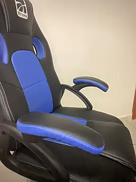 Monella123 online show from February 2, 2026, 5:44 pm