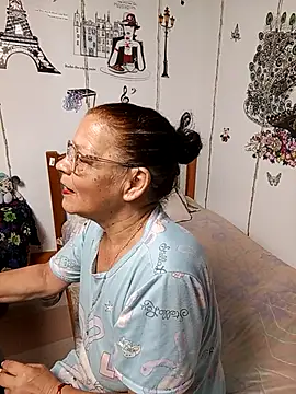 Snapshot of katrina_perez chatting on February 1, 2026, 10:14 am katrina perez online show from February 1, 2026, 10:14 am