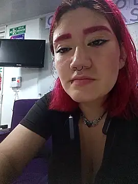 Cerecitaa02  online show from April 10, 2026, 11:31 pm