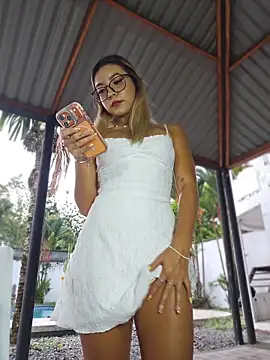 Pretty roxxyy online show from March 22, 2026, 11:24 am