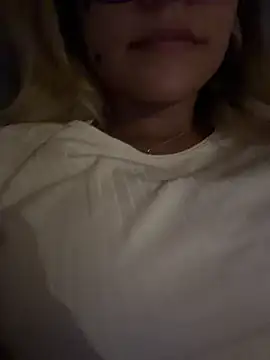 Pretty roxxyy online show from June 13, 2026, 2:09 am