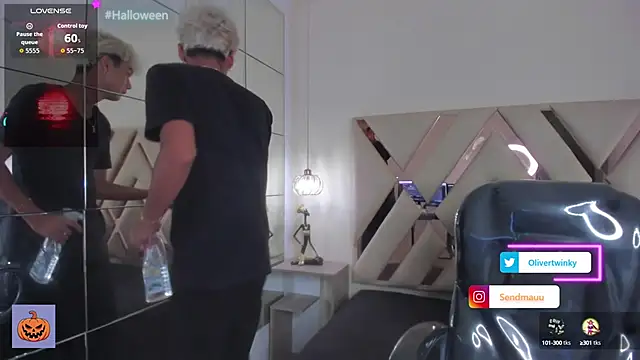 OliverTwinky online show from October 10, 2025, 1:32 pm