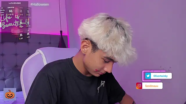 OliverTwinky online show from October 13, 2025, 5:07 am