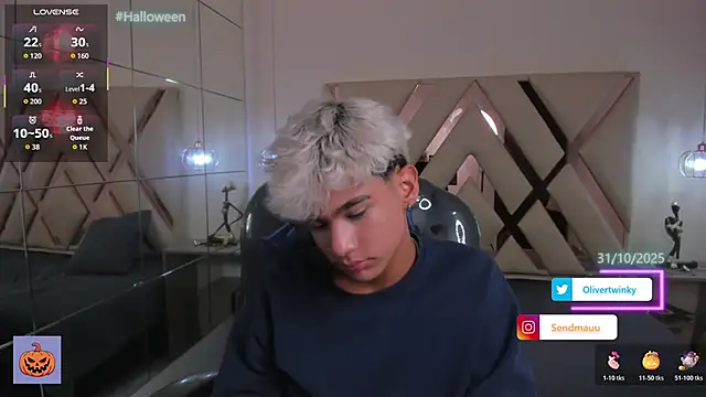 OliverTwinky online show from October 24, 2025, 2:24 pm