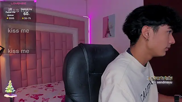 OliverTwinky online show from November 20, 2025, 4:34 am