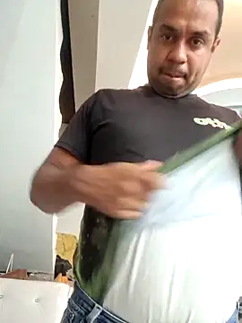 elnegro707070 online show from December 1, 2025, 10:59 pm