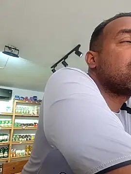 elnegro707070 online show from February 28, 2026, 2:07 pm