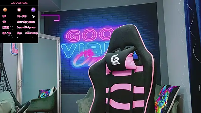 AlessiaCroft online show from September 29, 2025, 4:06 am