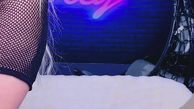 AlessiaCroft online show from May 21, 2026, 3:57 am
