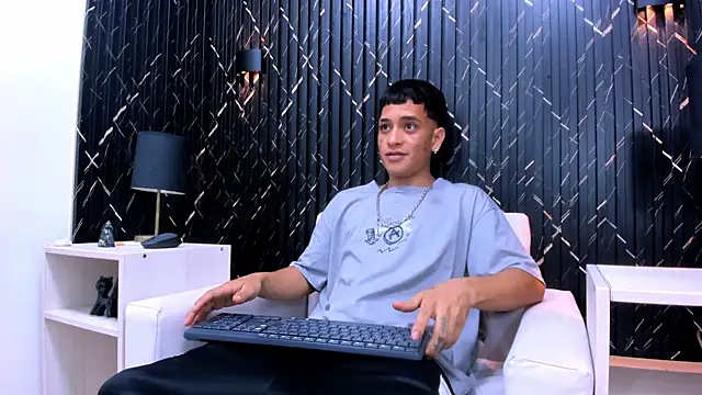 Matt Ruso online show from November 21, 2025, 11:47 pm